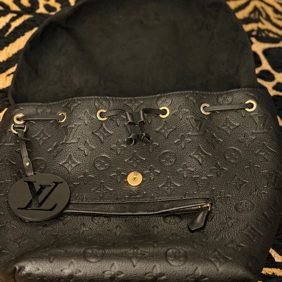 Authentic Louis Vuitton black montouris backpack GREAT CONDITION - Picture 7 of 16